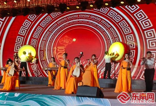 漳州芗城举办“龙腾芗江涌春潮”2024年迎新文艺晚会