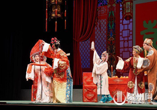 泉州文化闪耀东方之珠 高甲戏应邀赴港参加中国戏曲节