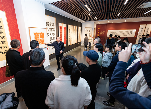 省文旅厅赴三坊七巷开展主题党日活动