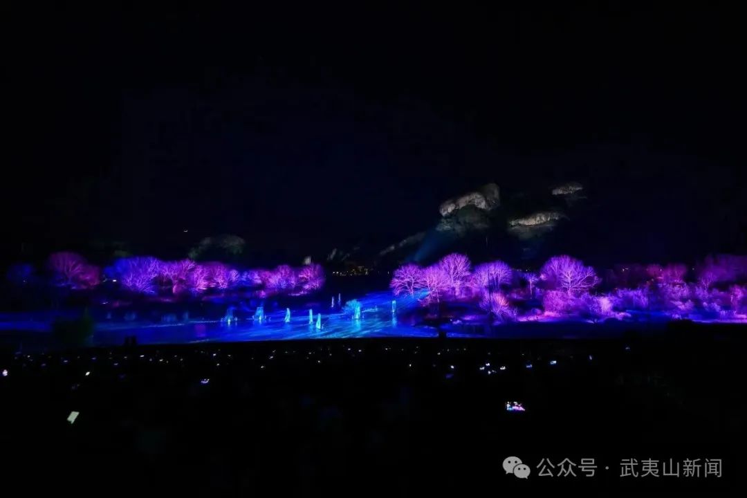 印象大红袍：龙年首演 破纪录接待游客过万人