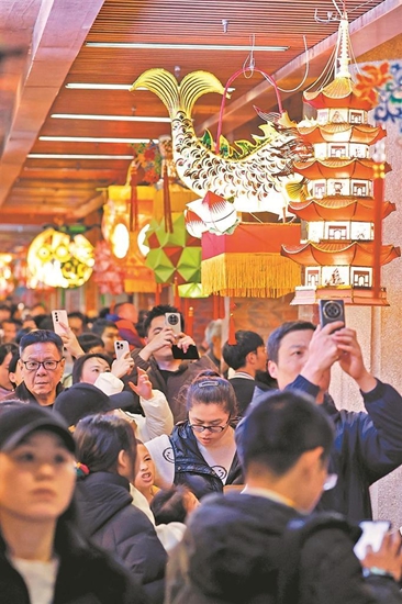 泉州：火树银花元夕夜 彩灯万盏熠霞流