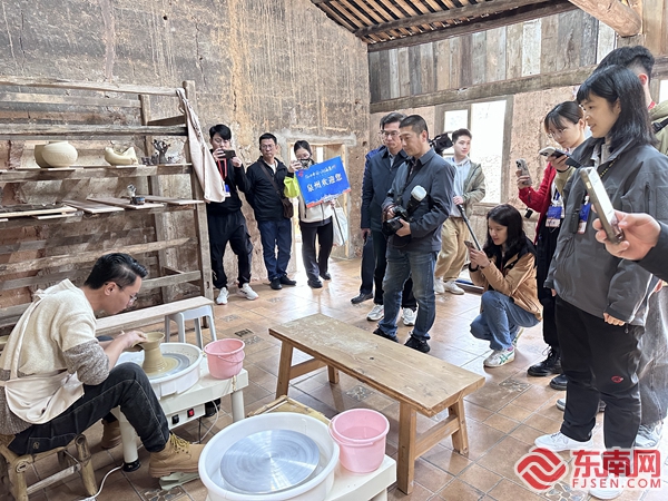 学非遗 品世遗 媒体采风团领略传统文化魅力