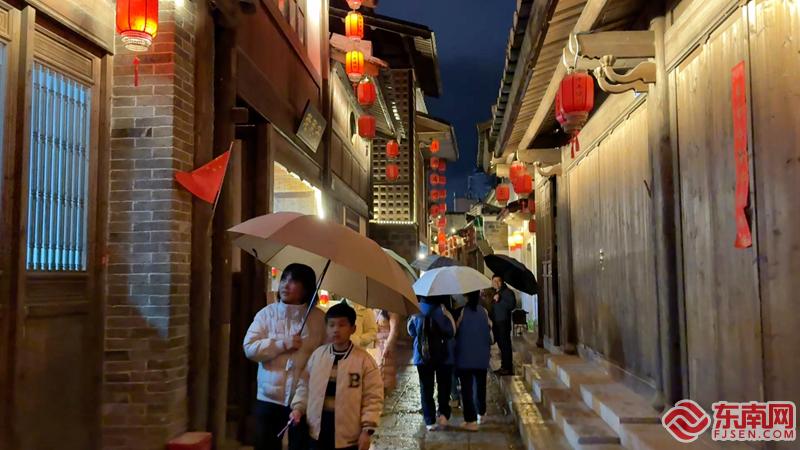 南平建瓯：古街闹元宵 文化韵味浓