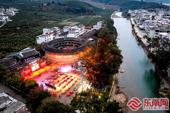 漳州平和绳武楼民俗文化“村晚”精彩上演