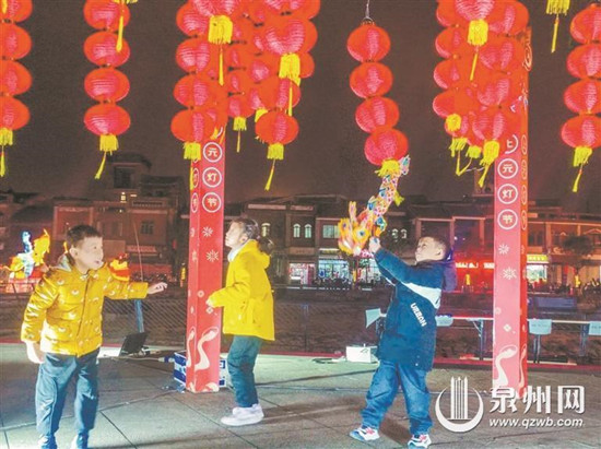 祈福点灯仪式在泉州古城南门正式举行