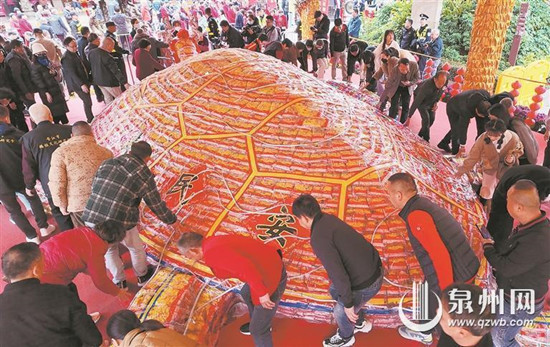 泉州天后宫：“乞龟”点睛送祝福