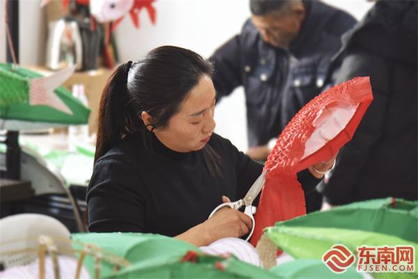 年味丨三明泰宁：巧制鱼子灯 祈福迎新春