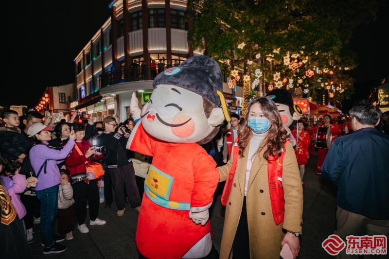 漳州古城上演漳台民俗巡游 尽显闽南“年味”