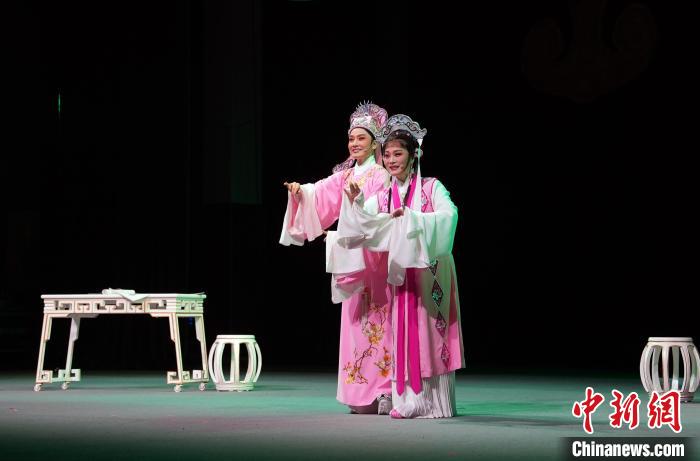 福建芳华越剧院经典剧目《玉蜻蜓》赴浙江温岭展演