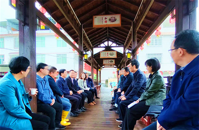 省文旅厅陪同省人大常委会领导开展对口帮扶工作调研