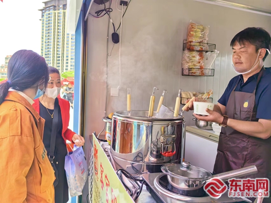 泉州台商区台湾青年夜市开市 原汁原味台湾美食亮相