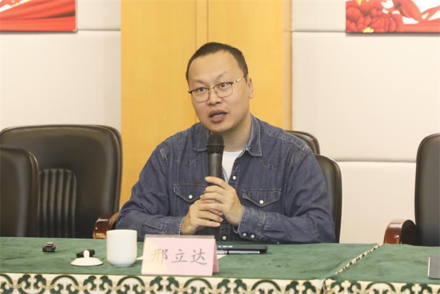 福建发现全球最大的恐爪龙类足迹 翻模标本入藏福建博物院