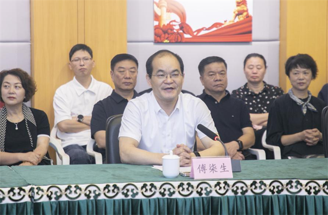 福建发现全球最大的恐爪龙类足迹 翻模标本入藏福建博物院