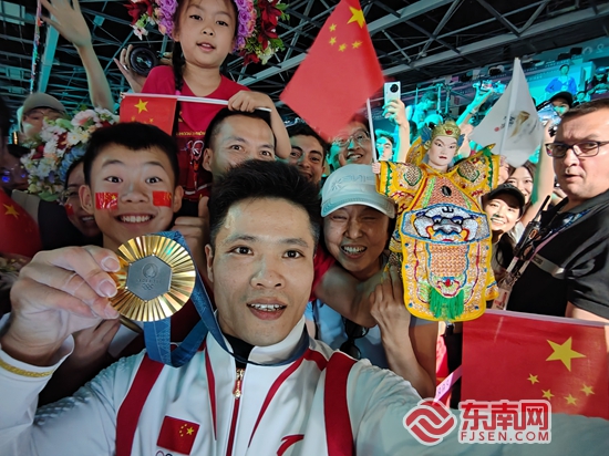 泉州簪花惊艳巴黎赛场