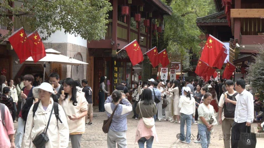 武夷山：文化进景区 景上更添“花”