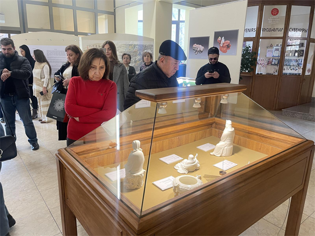 中国福建工艺美术特展在亚美尼亚首都埃里温开展
