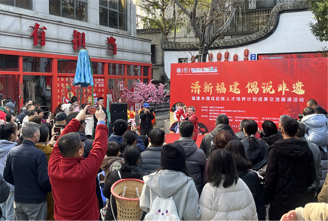 非遗走进群众身边，文化年味“四进”基层