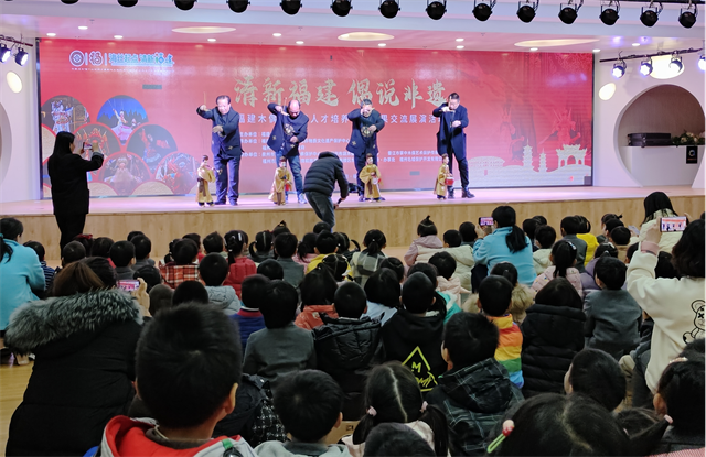 非遗走进群众身边，文化年味“四进”基层