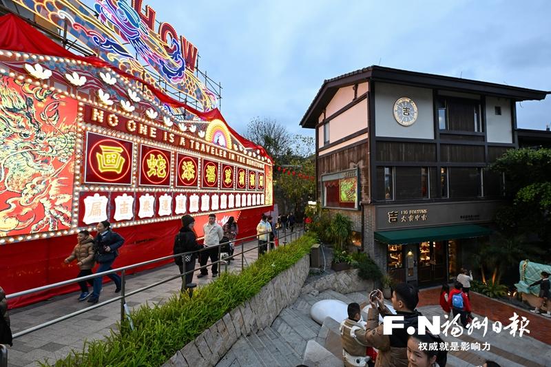 人少景美价格“香” 错峰出游正当时