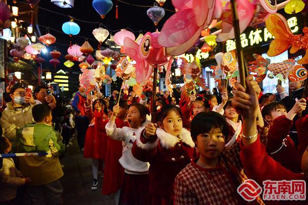新春走基层丨龙岩武平：非遗百灯庆新春 客家年味正浓时