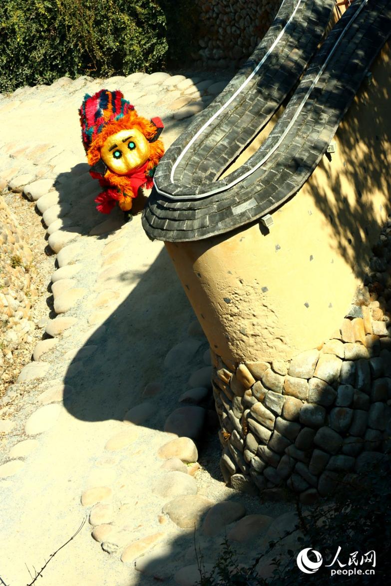 百年萌狮闹新春 千年古镇更精神