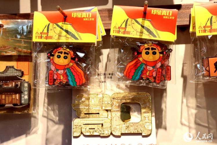 百年萌狮闹新春 千年古镇更精神