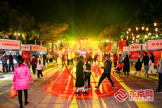 新春走基层｜泉州举办新春文创市集 汇聚“吃玩乐购”文旅大餐