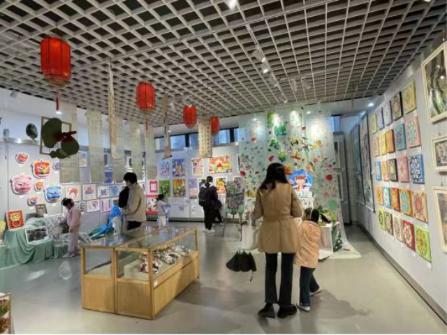 “艺起生长”少儿艺术融合画展助推优质文化资源直达基层