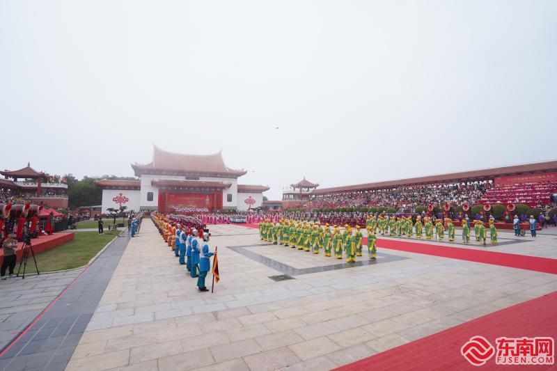 纪念妈祖诞辰1065周年大会暨春祭妈祖大典在莆田湄洲岛举行