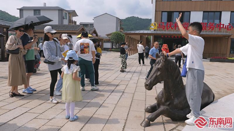 南平建阳：“五一”首日马伏熹云湾人气爆棚