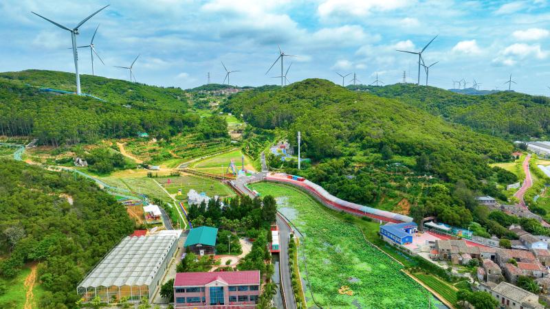 平潭红卫村：穷窝窝变乐园