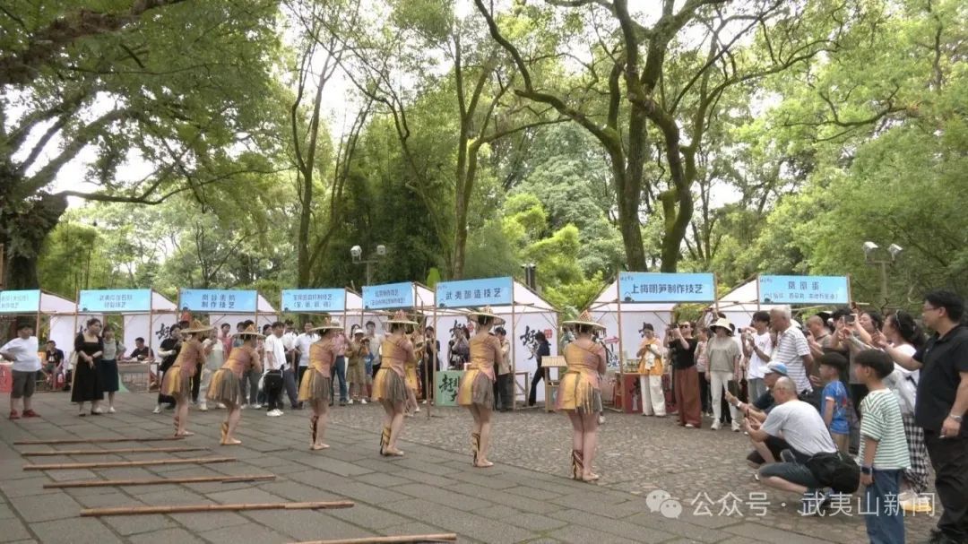 武夷山：非遗集市 游客乐享非遗文化