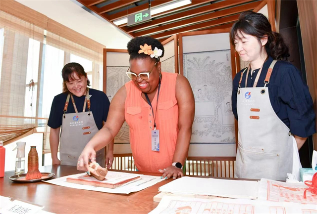 中外馆员齐聚福建“八闽书房”共话文化传承与图书馆可持续发展