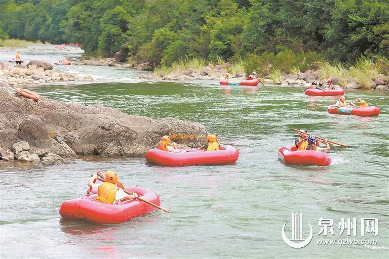 跟着赛事去旅行 2025福建石牛山漂流溯溪赛在德化县火热举行