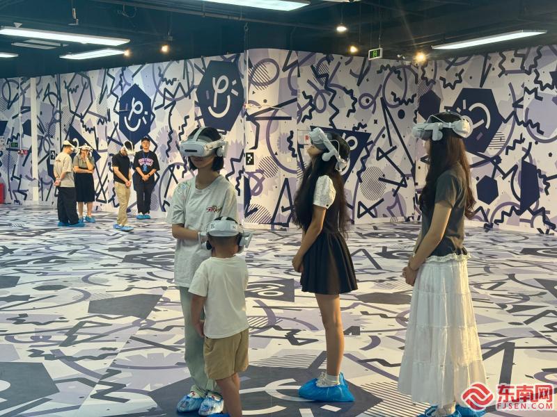 莆田首现国风深海VR体验展 开启沉浸式奇幻之旅