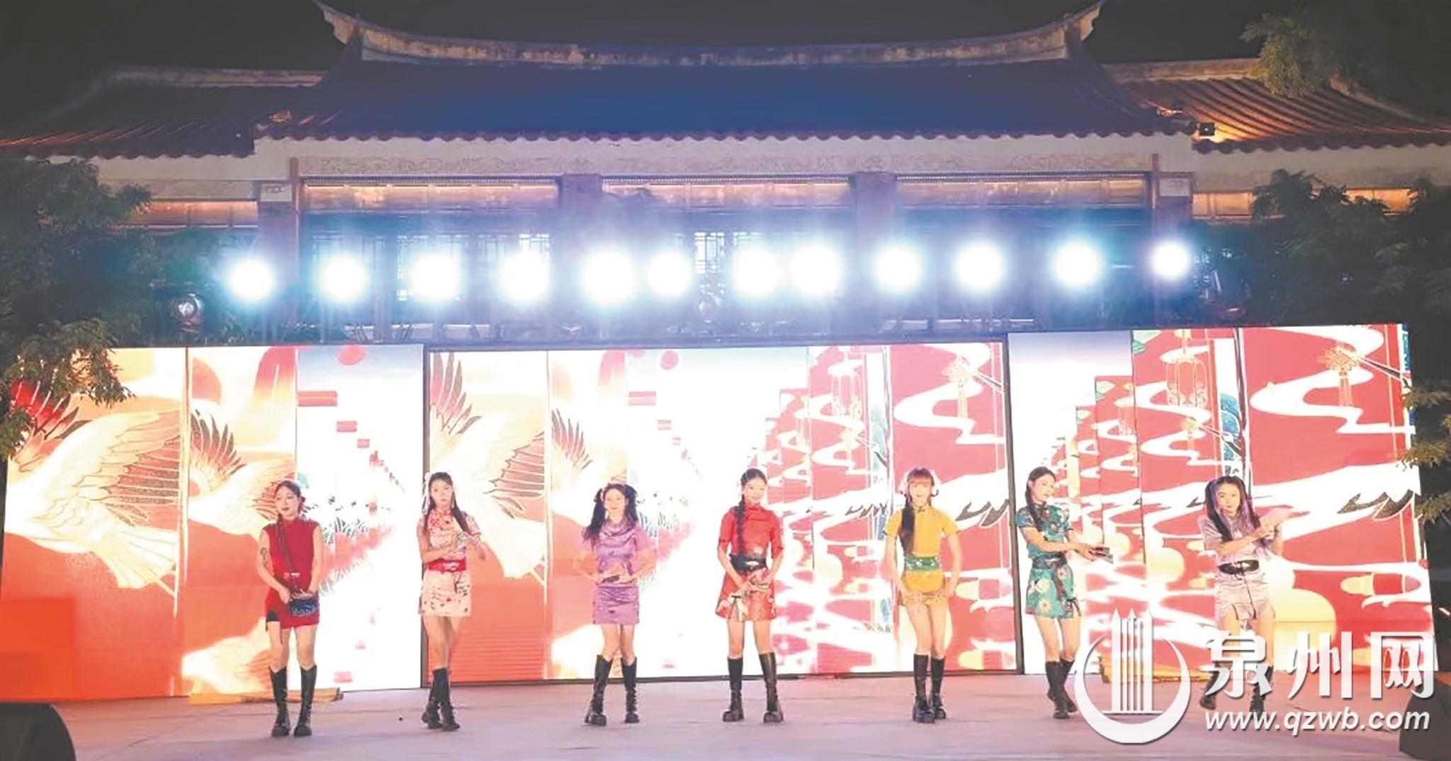 泉州丰泽举办“国韵飘young 潮夜耀丰泽”音乐晚会