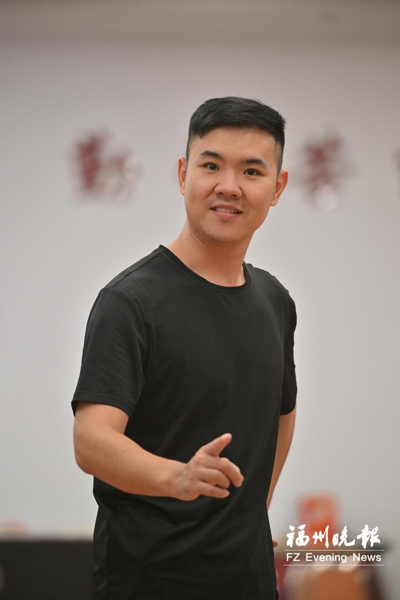 余根舒：闽剧新秀再摘“水仙花”