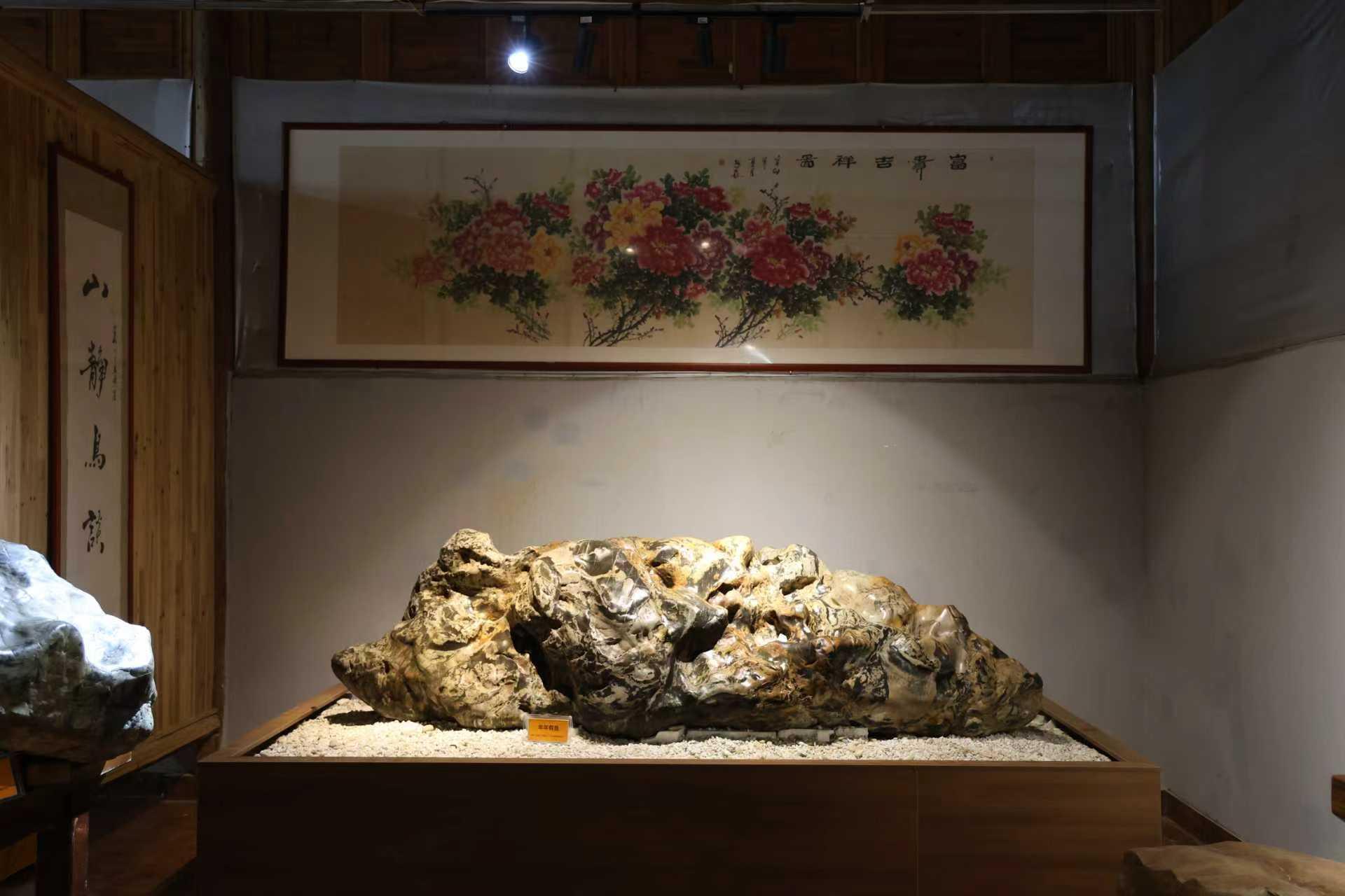 丰富“两节”文旅业态 华安玉（九龙璧）精品联展启幕