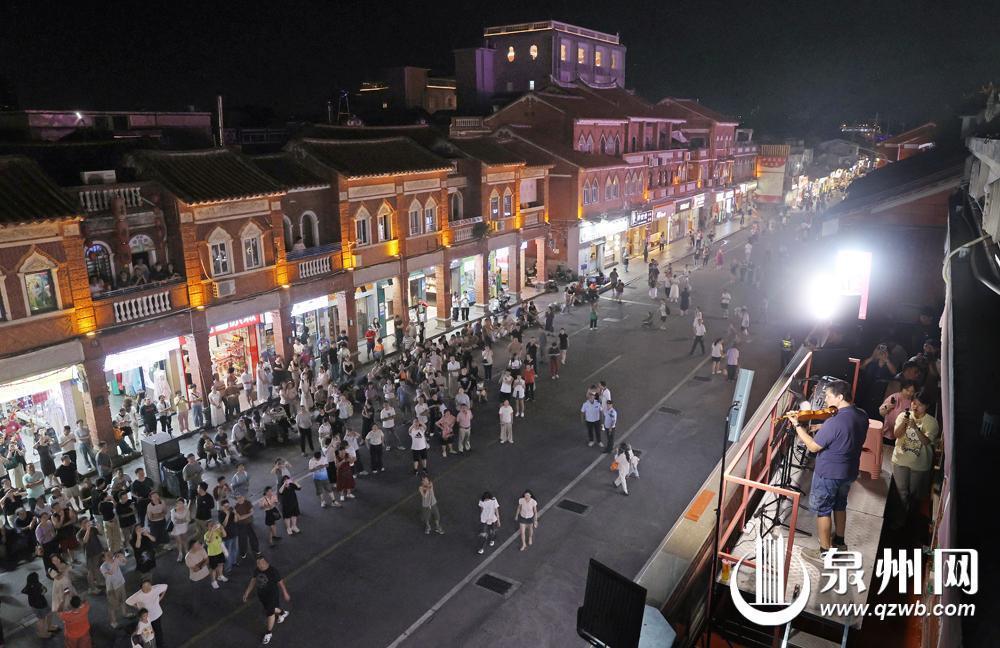 意式歌剧邂逅闽南古韵 泉州西街天台音乐会的这场加演很对味