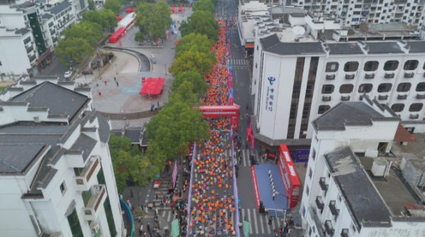 碧水丹山遇奔跑！2025泰马以 “体育+文旅” 激活县域经济