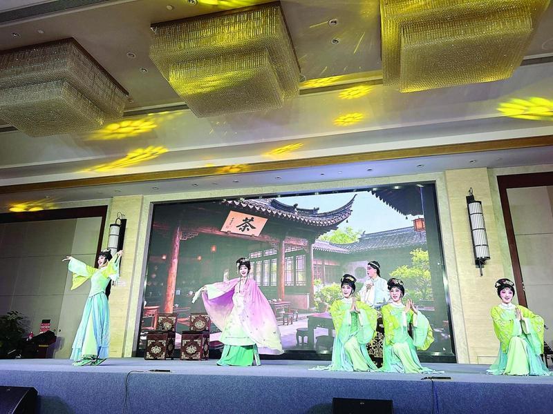 茶香绕梁韵悠长 昆曲演绎两岸情