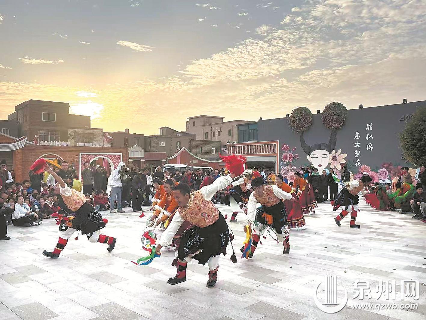 丝路多彩风情惊艳游客 13支国内外传统舞蹈队泉州展演