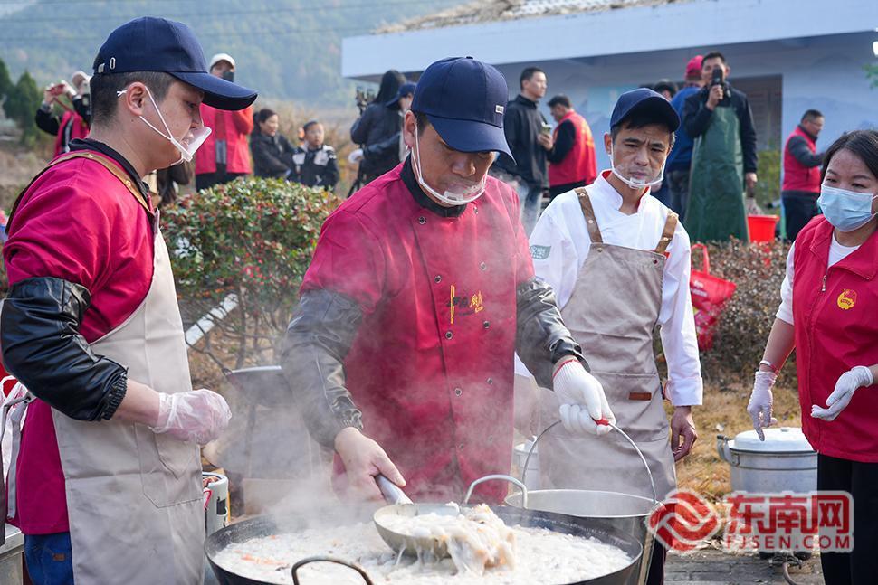 杀猪宴的“风”吹到了龙岩武平 八方来客共赴烟火之约