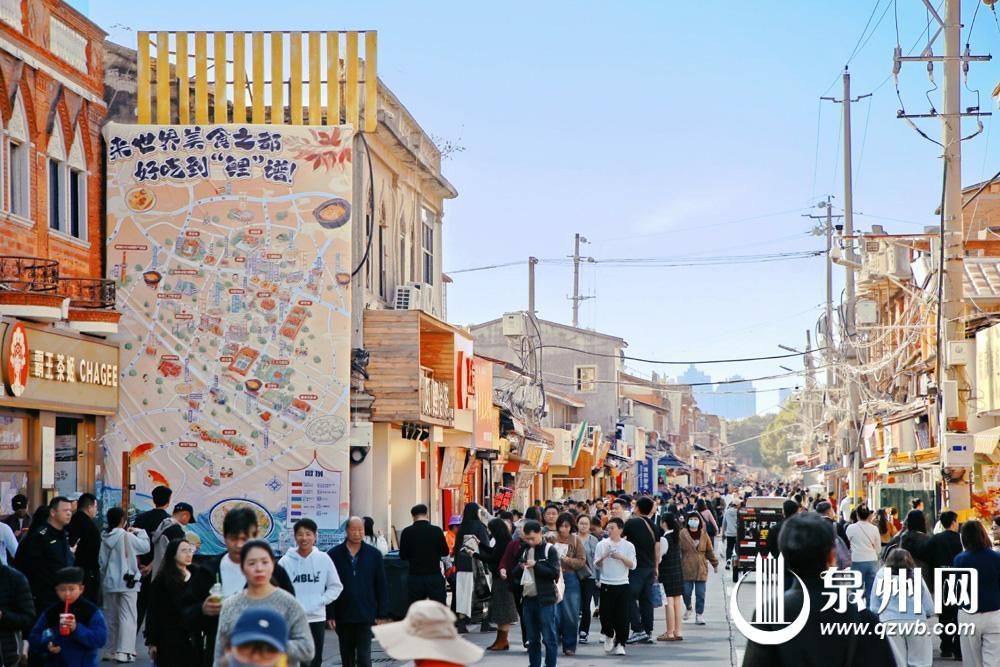 “好吃到‘鲤’谱”美食地图手绘海报亮相 来泉州开启“舌尖之旅”