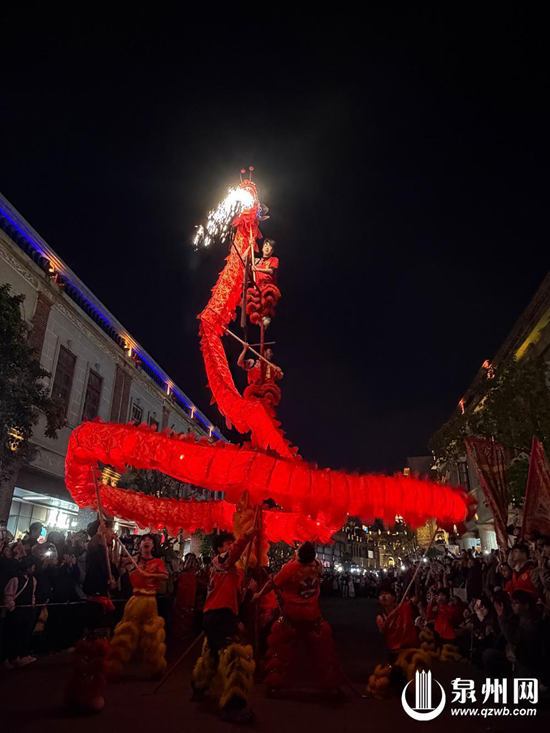 泉州鲤城区2026年新春非遗展演在金鱼巷火热上演