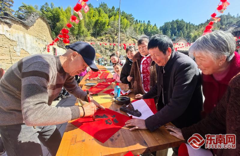 新春走基层丨宁德屏南厦地古村年味浓 新老村民共迎新春