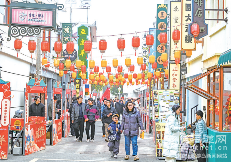灯火映街巷 年味暖平潭