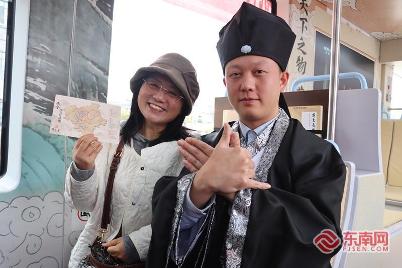 春节开跑！全国首列“朱子号”沉浸式主题列车亮相武夷山