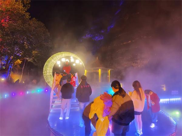 人人人人……这个春节，三明泰宁九龙潭火了！