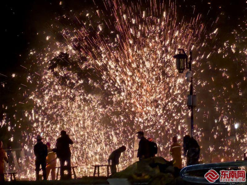 新春走基层 | 非遗“搭台”促消费 “全到莆田过大年”点燃新春烟火气